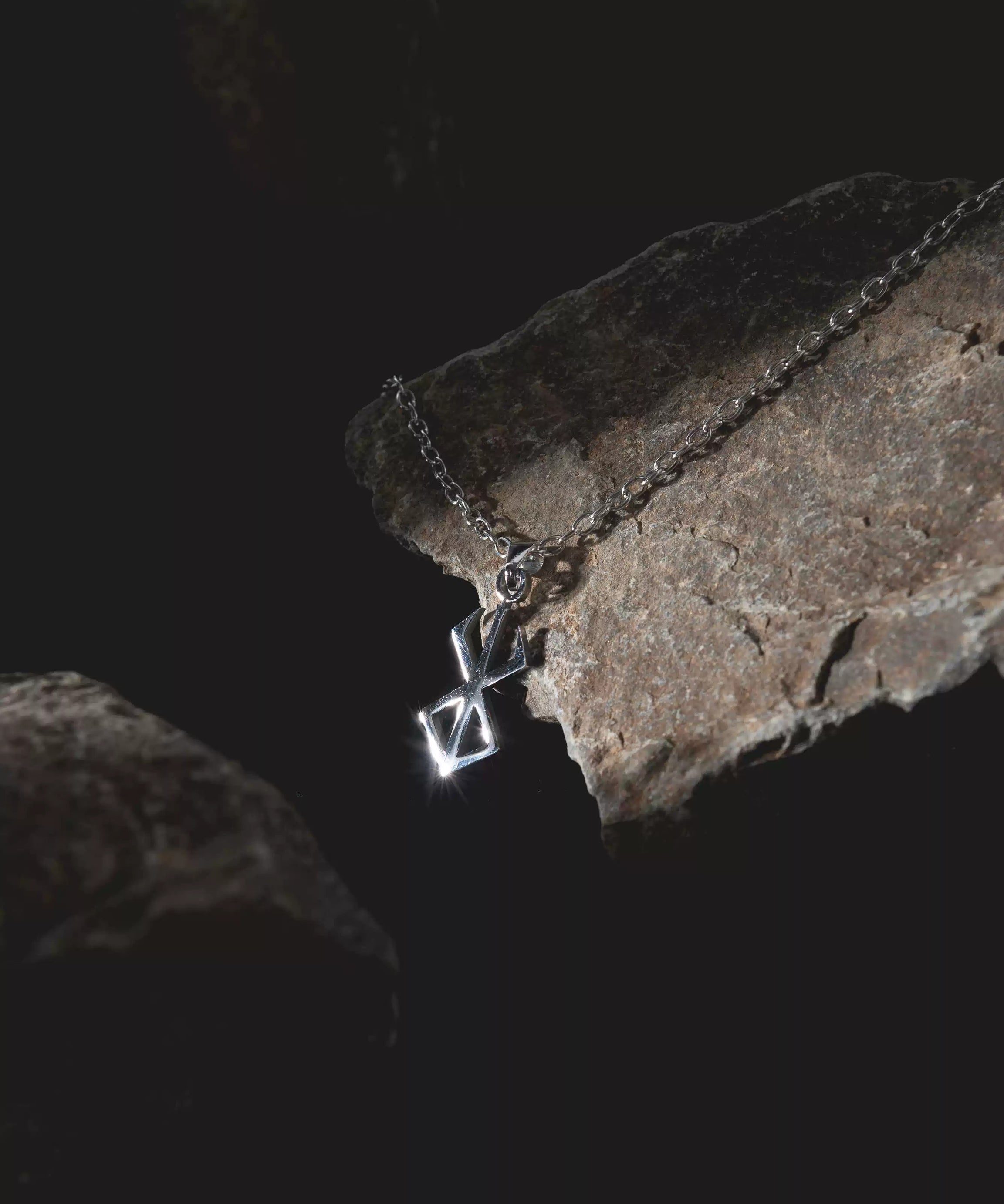 Berserk necklace - premium anime jewelry design detail