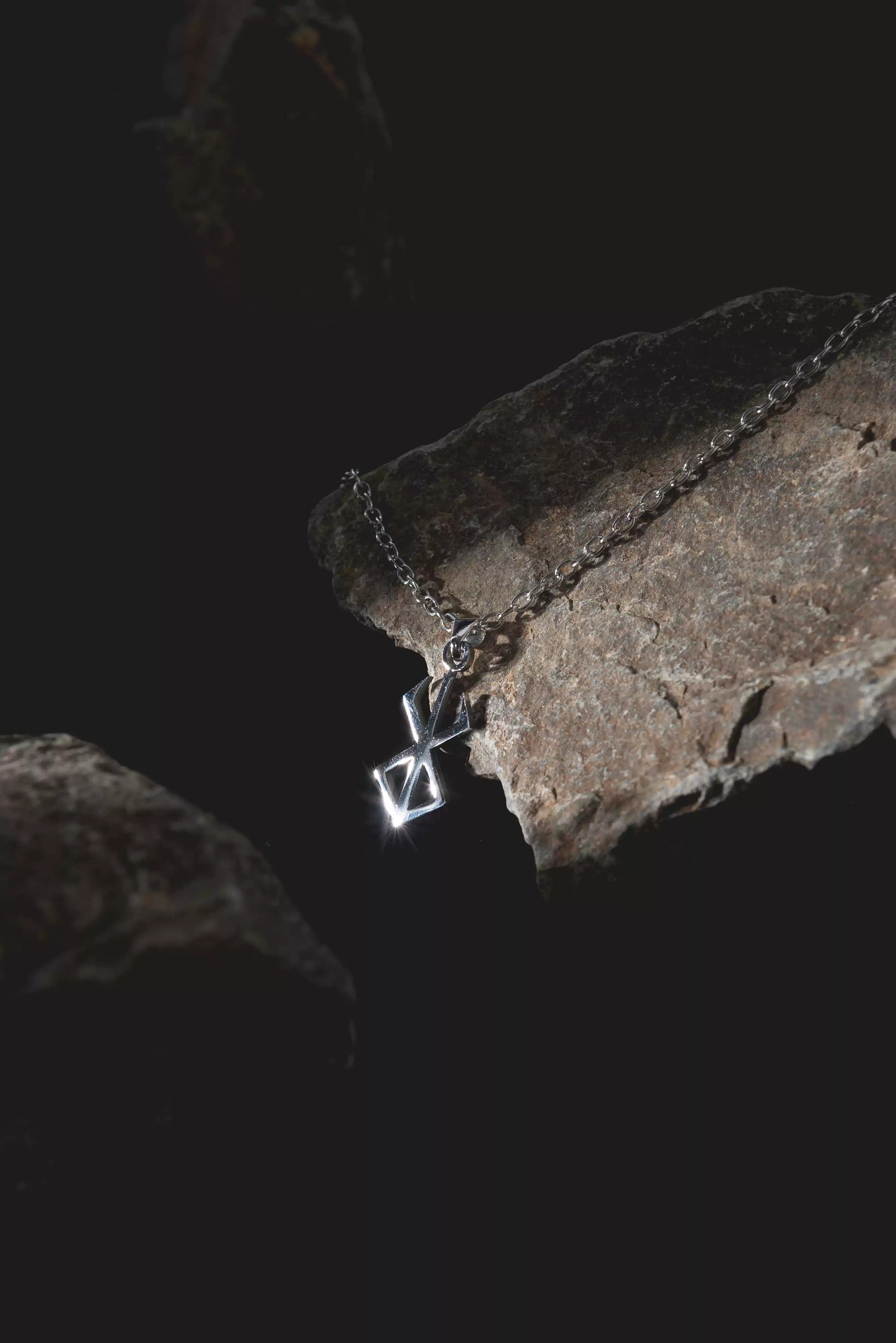 Berserk necklace - premium anime jewelry design detail